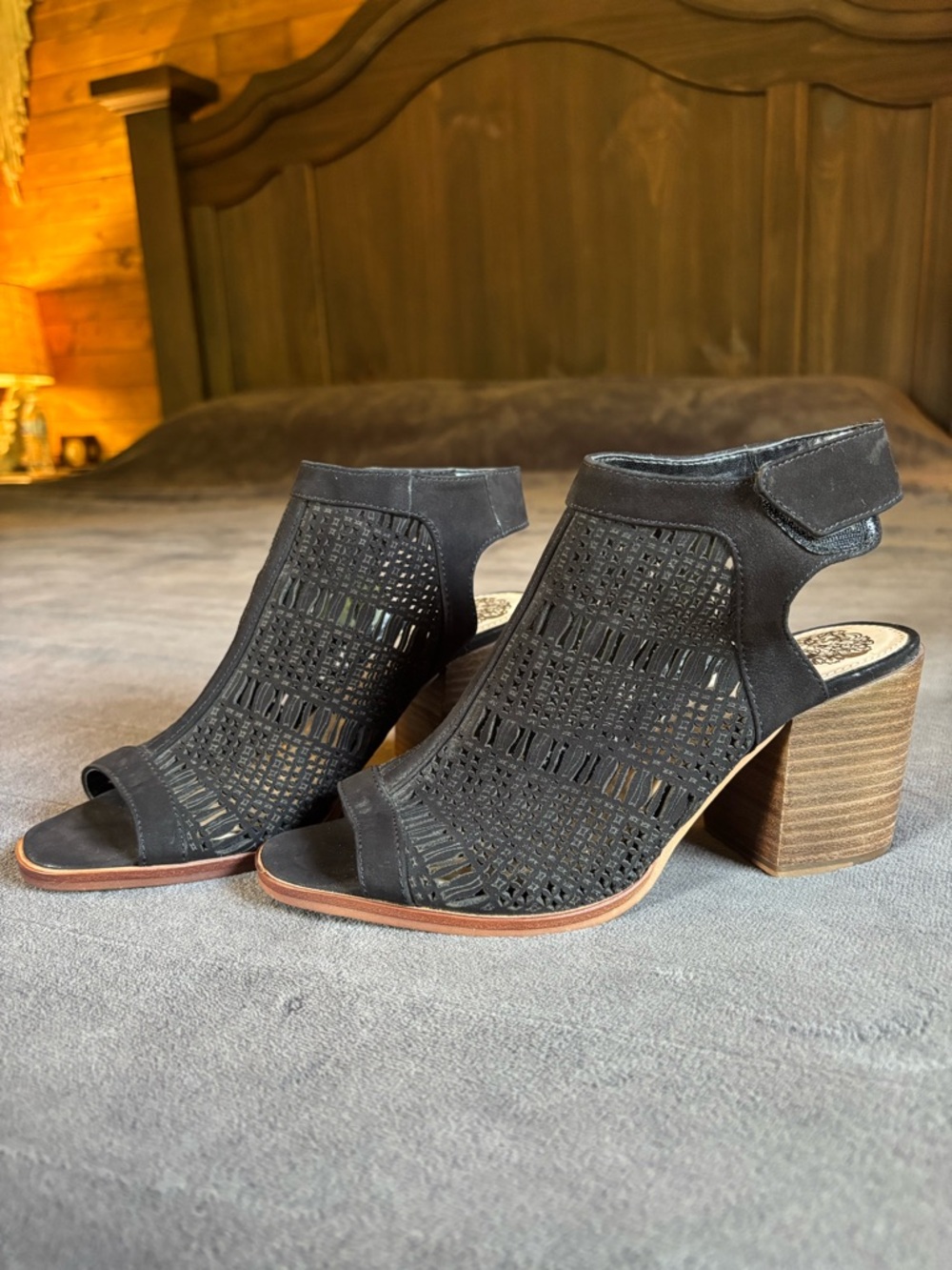 NEW Vince Camuto Keannie Block Heel Black Suede Sandal Heels, Size 6.5